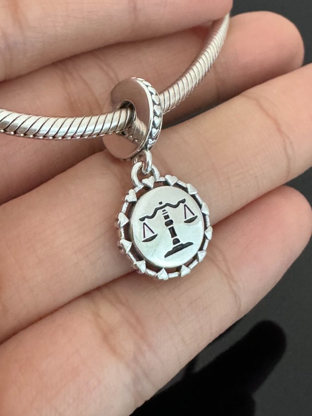 Pandora  Exclusive Charm